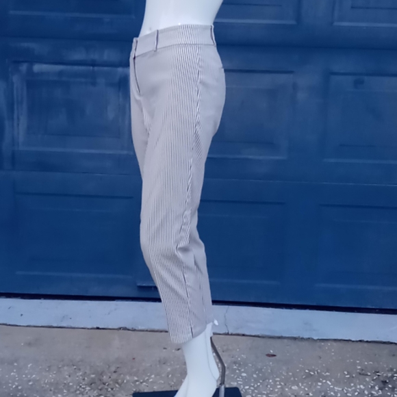 Ann Taylor Signature Women's Capri's (Pin Stripes) - Picture 7 of 17